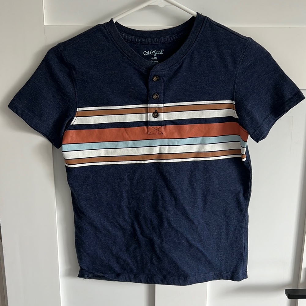 Cat & Jack 3 button striped shirt size medium boys
